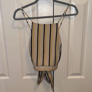 cropped tanktop with a tie in the back